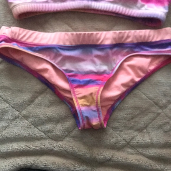 ROXY bathing suit - Picture 3 of 6